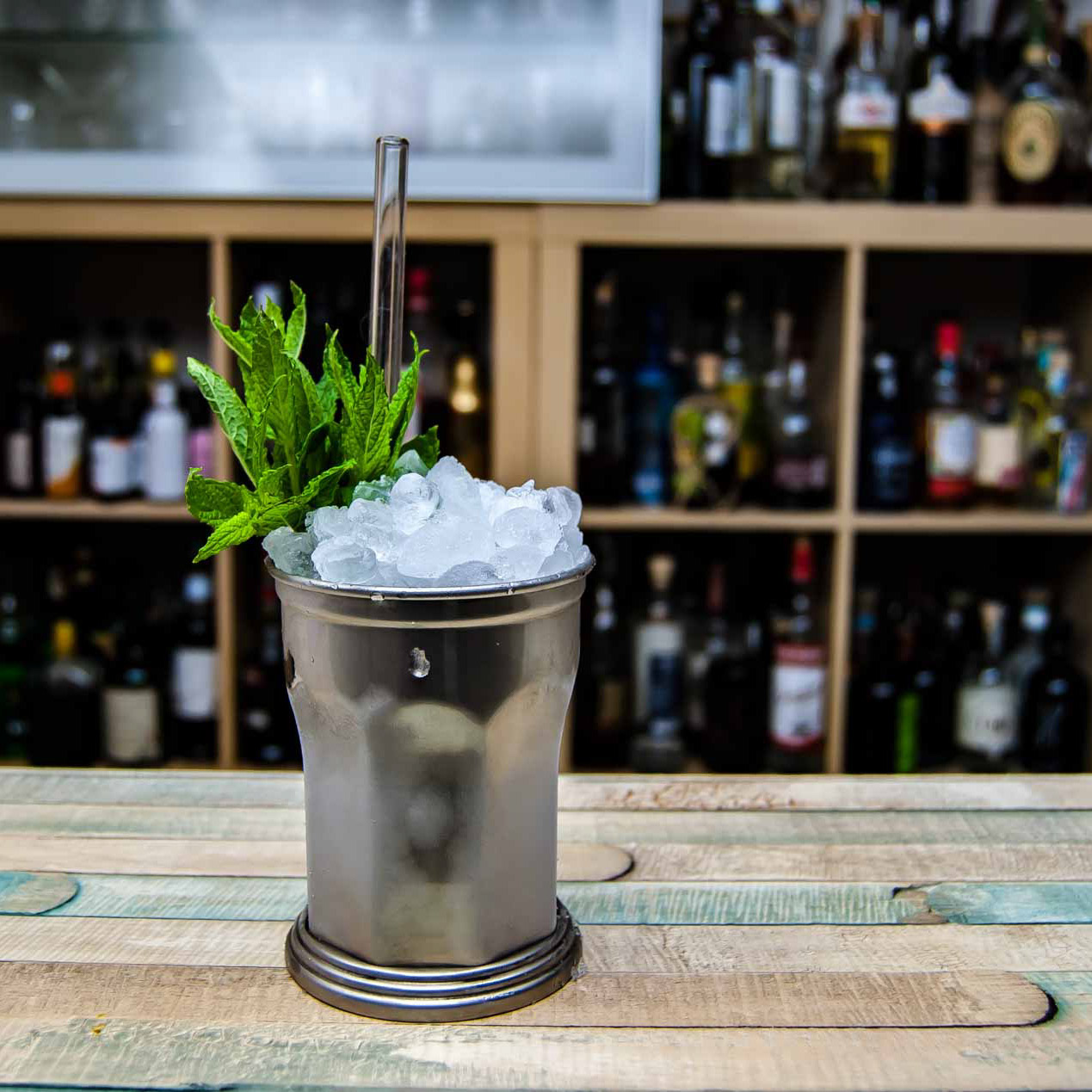 Mint Juleps serviert man klassisch im Silberbecher.